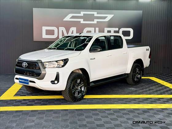 TOYOTA HILUX 2.8 D-4D TURBO DIESEL CD SR 4X4 AUTOMÁTICO